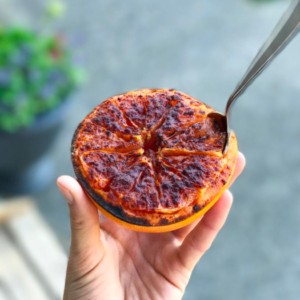 Kahvaltıdan Tatlıya: Fırında Kızarmış Greyfurt (Broiled Grapefruit) Keyfi
